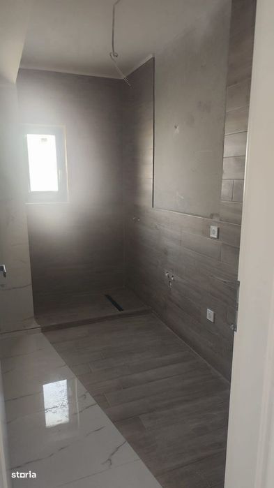 Apartament 2 camere ,decomandat, etaj 1,parcare, insorit , zona Supeco