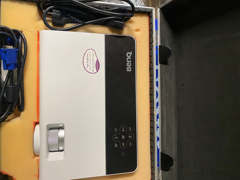 Проектор BENQ W600+