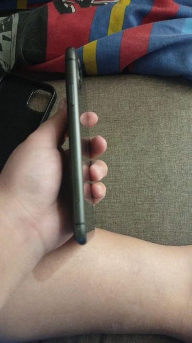 Продам или обменяю айфон 11