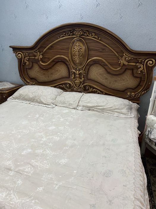 Продаю спальный мебель в хорошем состоянии.