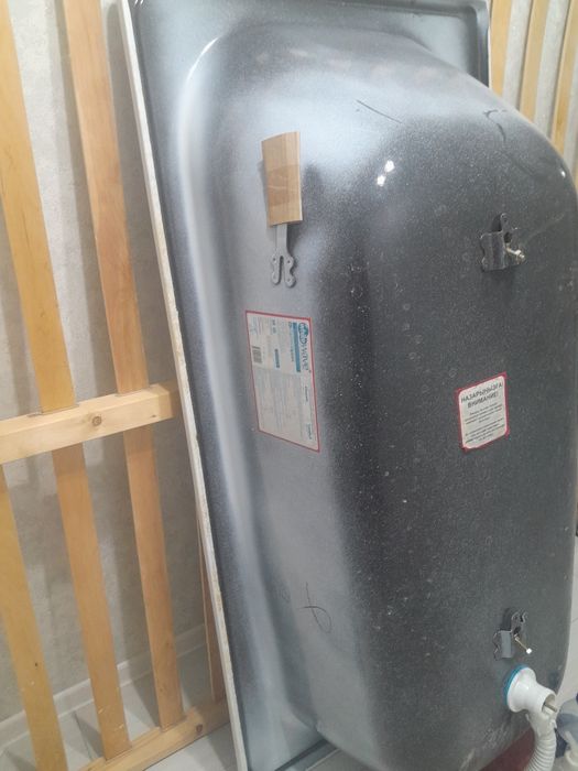 Стальная ванная б/у с ножками