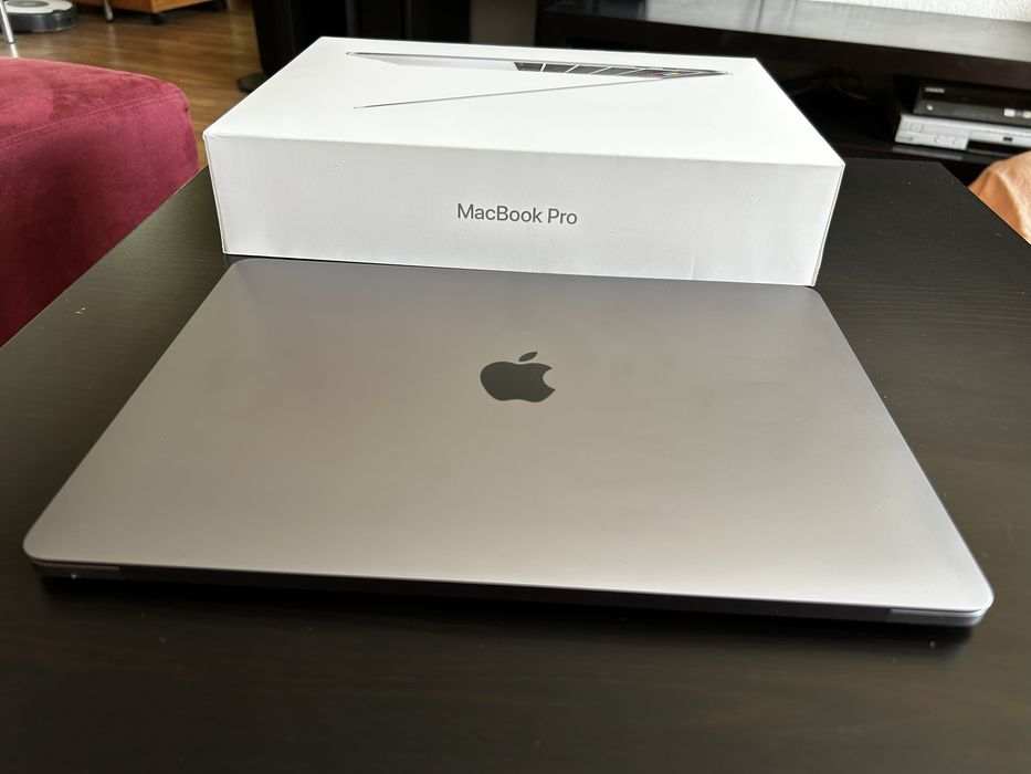Macbook Pro 13" model A1989 2019 i7 16 GB RAM SSD 2 TB baterie 307 cicluri