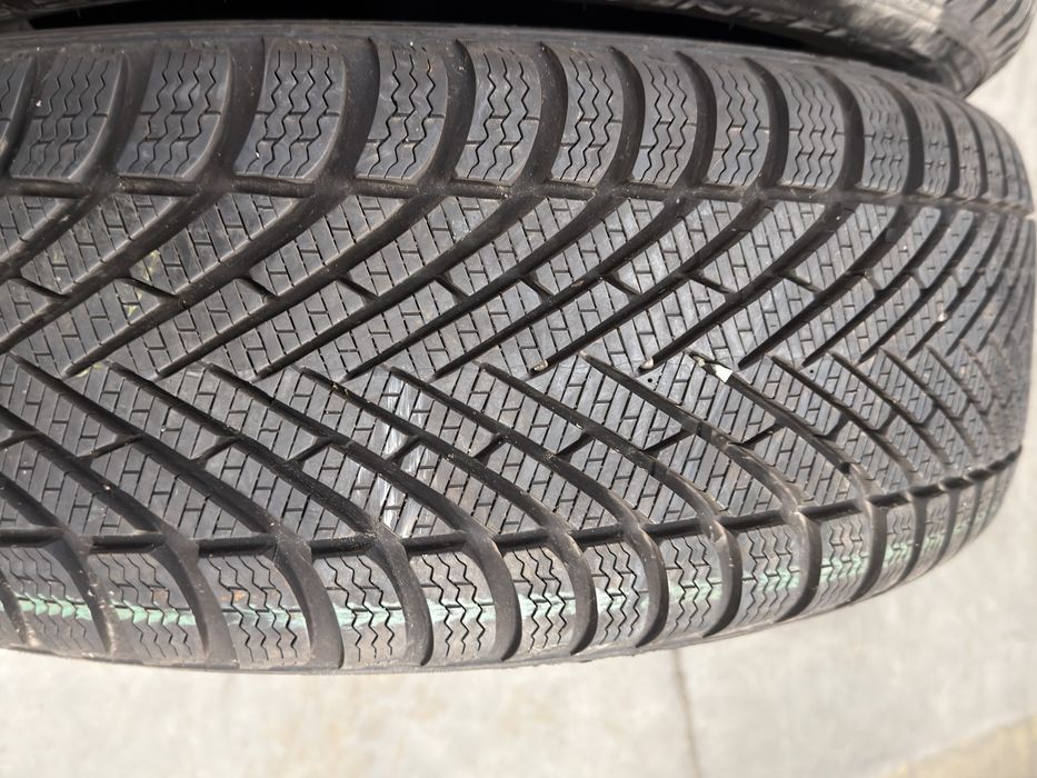 Vand 4 anvelope 225/55/18 pirelli de iarnă ca noi