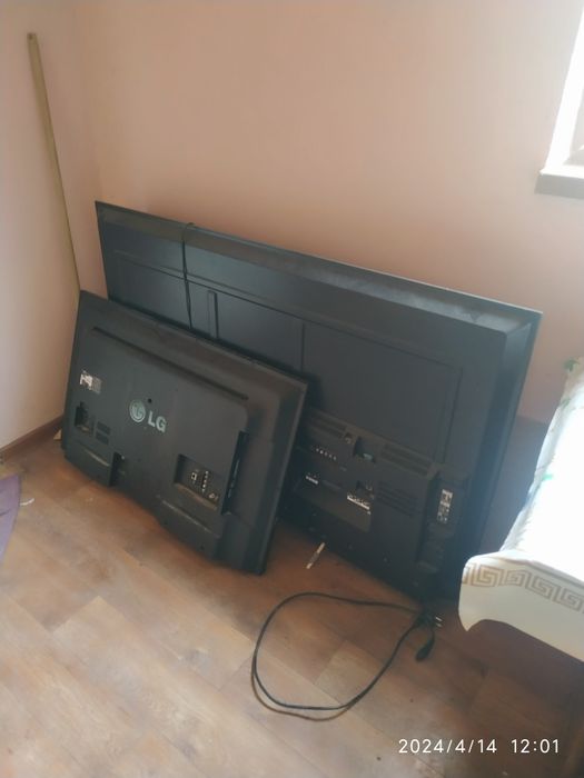 На запчасти 3 телевизора