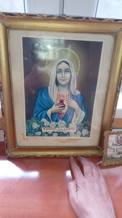 Vand 2 icoane înrămate,mărimi diferite