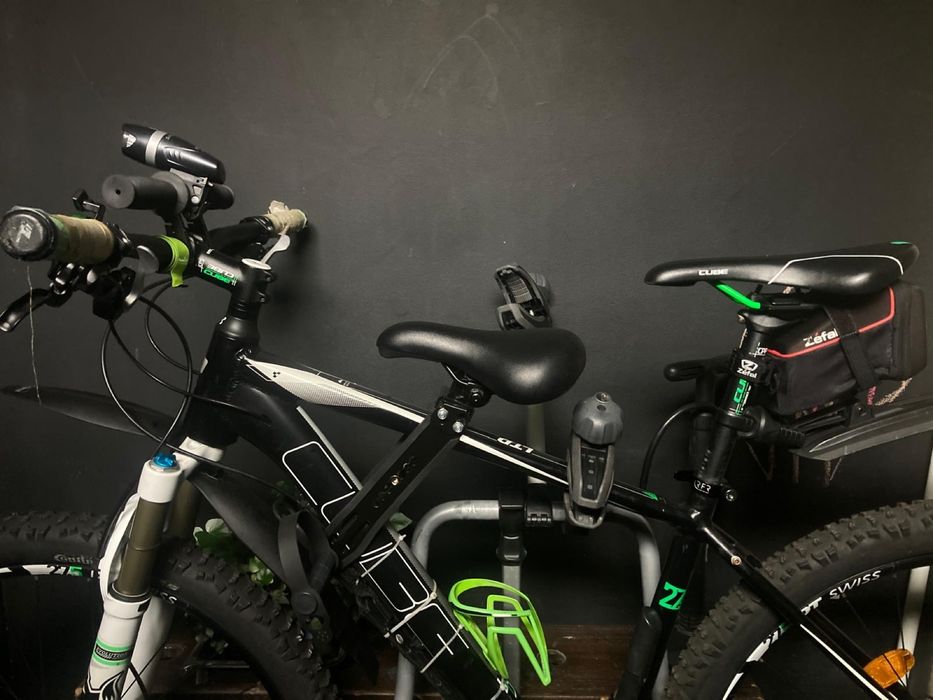 Scaun de bicicletă pentru copii montat în față