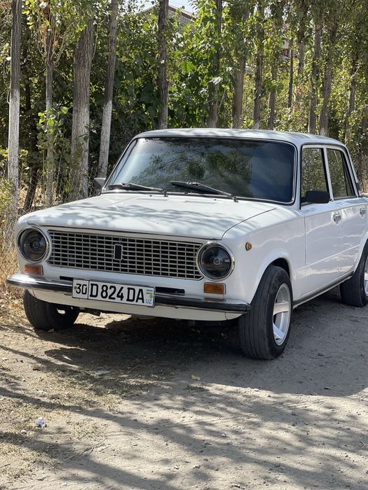 Vaz 21011 yili 1979 mator 1.6priora