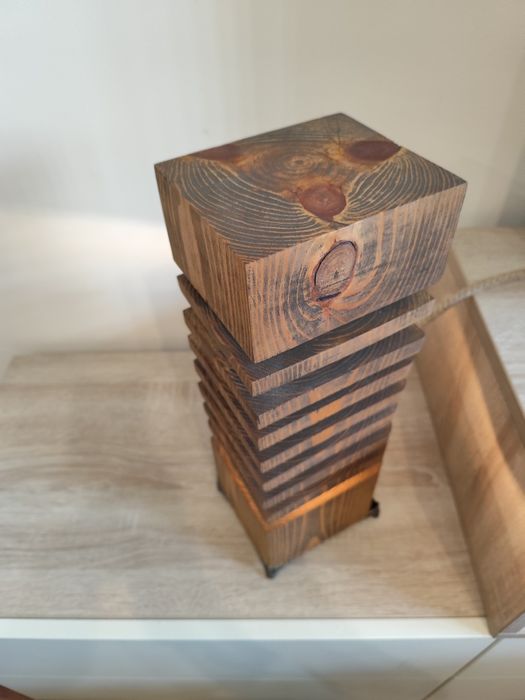 Дизайнерска дървена лампа – ръчна изработка, естествени материали