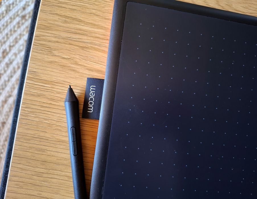 Tabletă Grafică ONE de Wacom, Medie