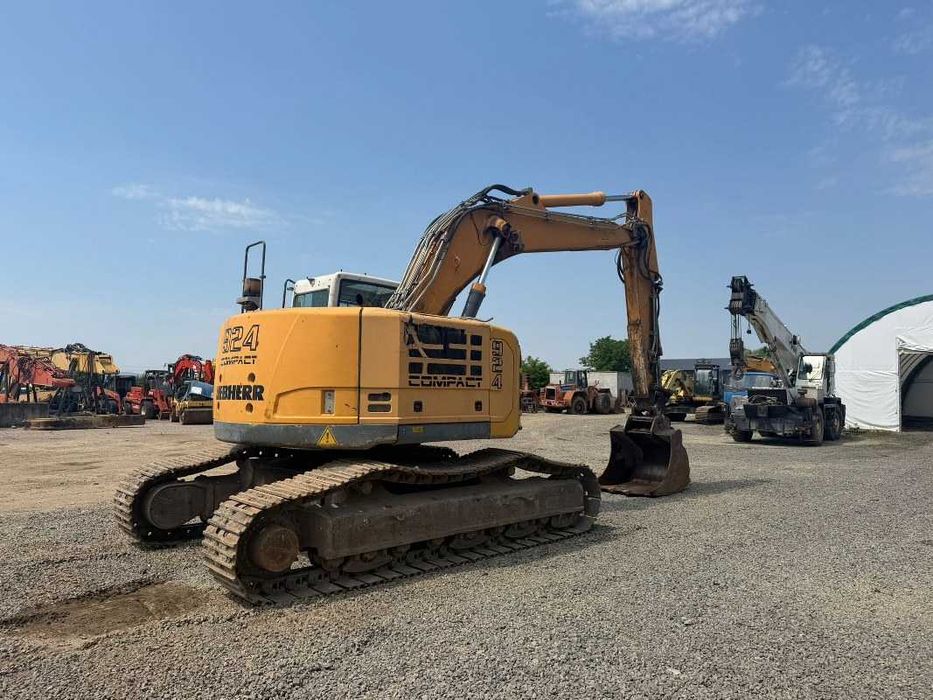 Senile  excavator pe senile Liebherr R924 Compact piese
