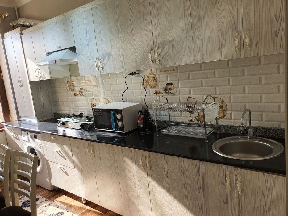 Arenda sutochno 2h komnatnaya kwartira orientir Mchs i tamojnya..