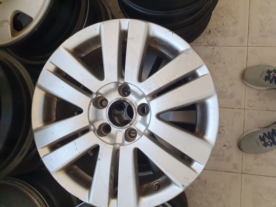 O janta aliaj , una bucata , o bucata vw , audi ,mercedes, seat ,skoda