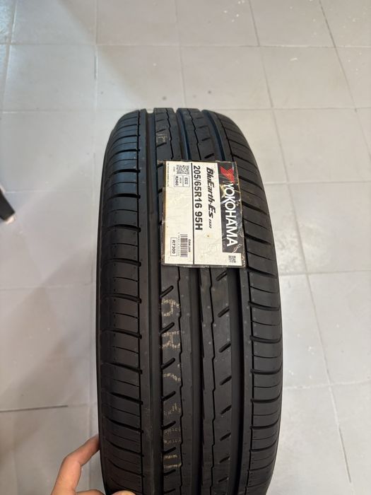 Yokonama 205/65R16 es32