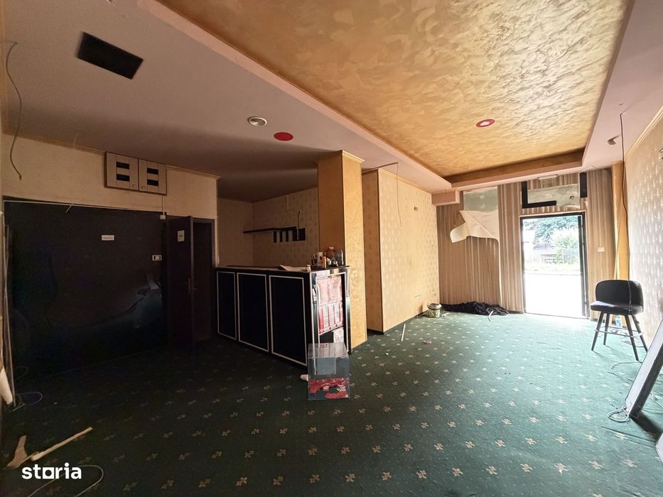 Spatiu Comercial Mioveni, Bld. Dacia, 72 mp, Centru