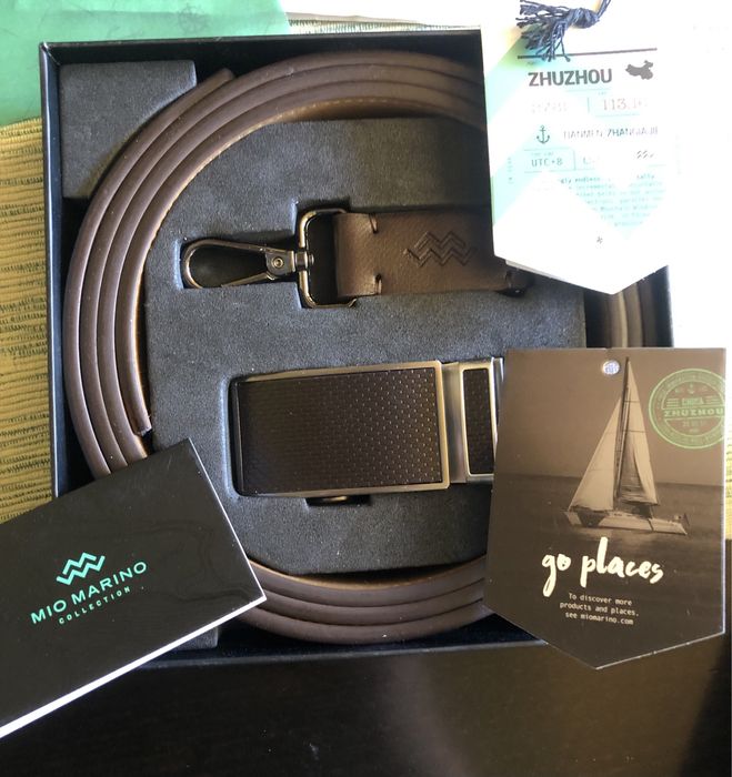 Луксозен чисто нов сет колан и ключодържател