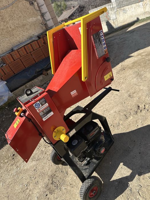 Бензинова дробилка за клони