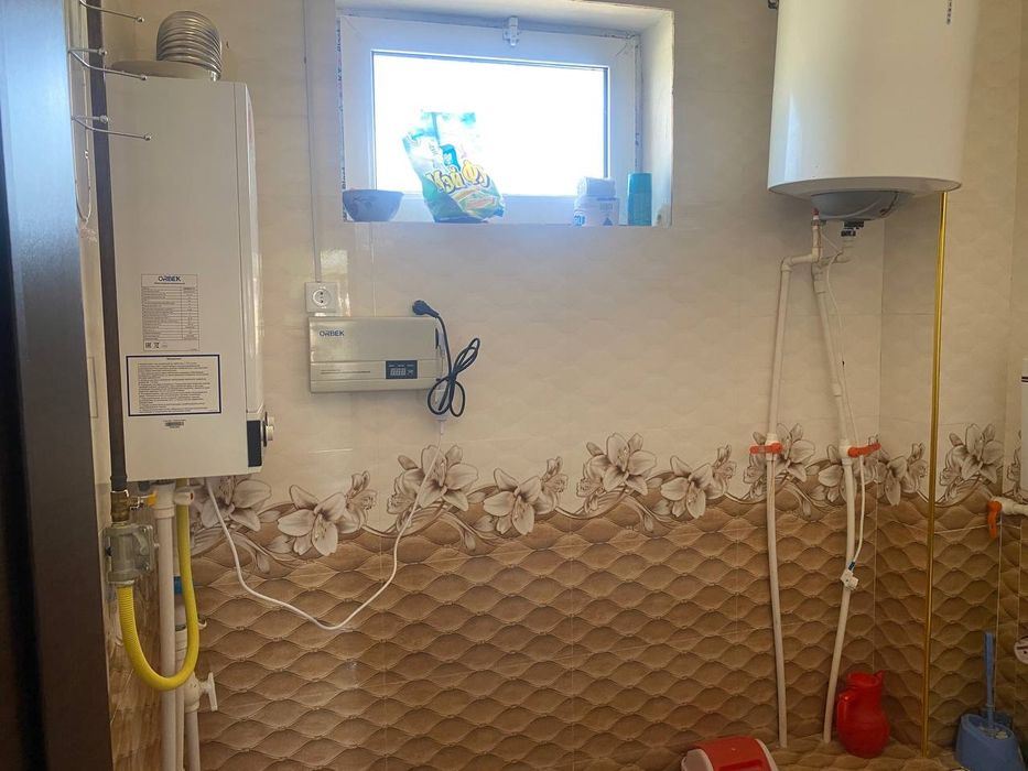 Pitnakda kvartira sotiladi