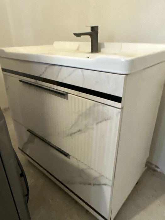 Продаю ванный шакы и зерколо