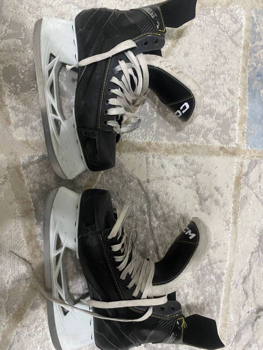 Продам коньки CCM