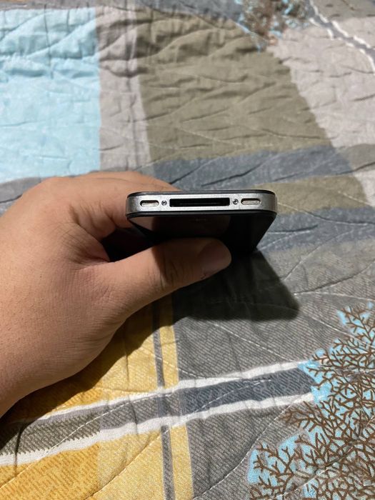 Iphone 4 S holati zor