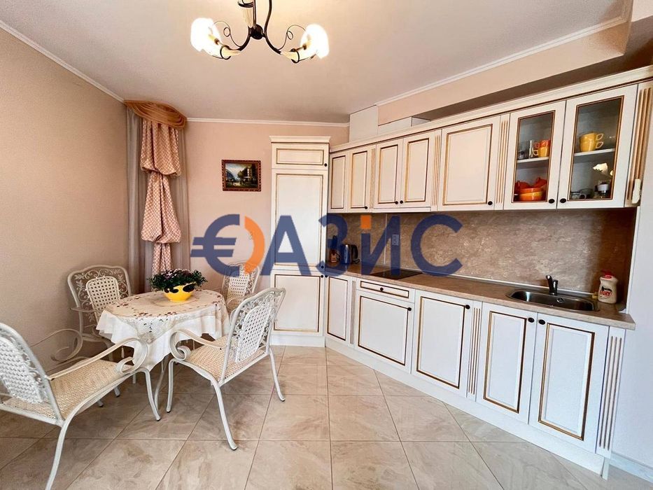 Продава се Тристаен апартамент в к.к. Слънчев бряг - 90 кв.м за 822 €/кв.м - Снимка #4