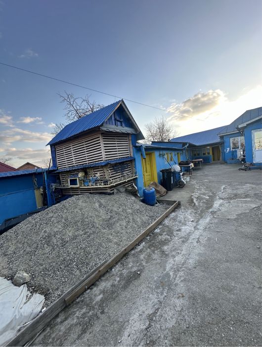 Casa de vamzare si teren aferent