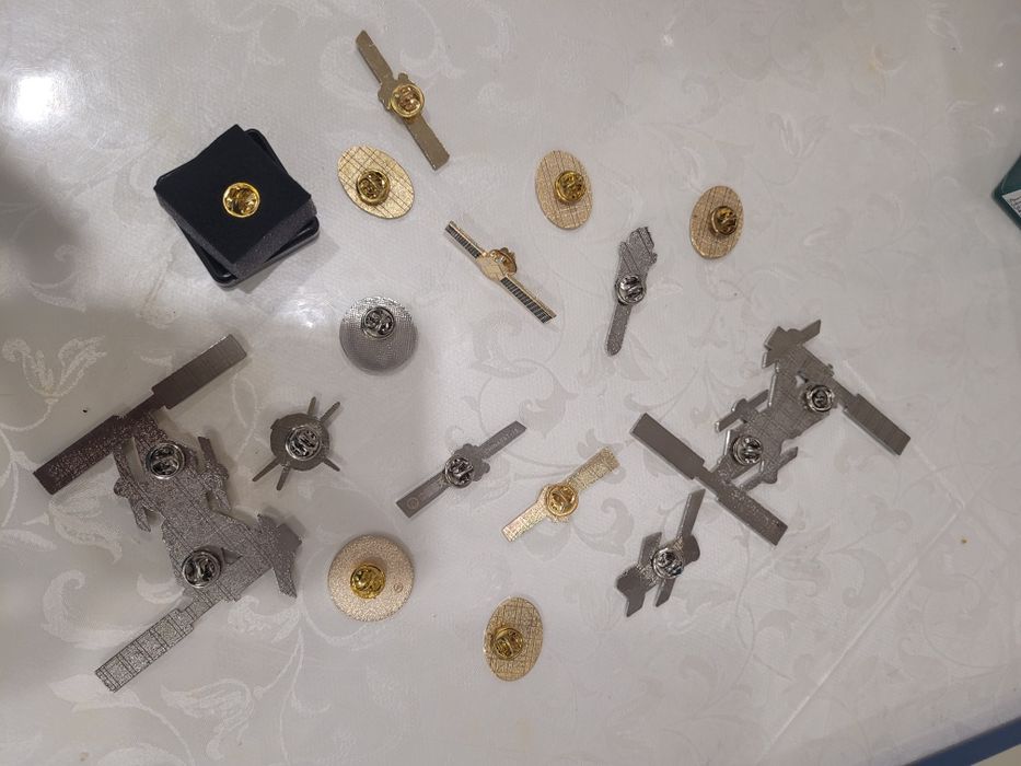 Космические спутники, сувениры