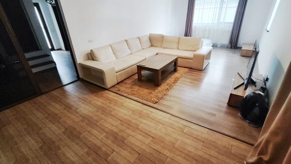 Proprietar vând casa P+M in Zădăreni.