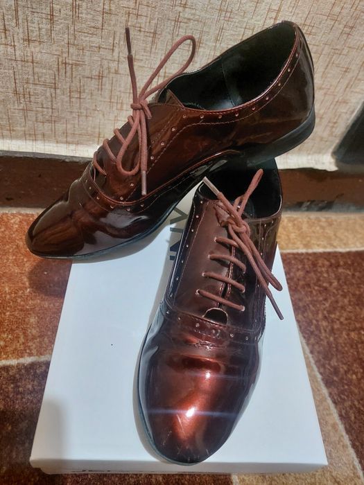 Дамски обувки цвят бордо