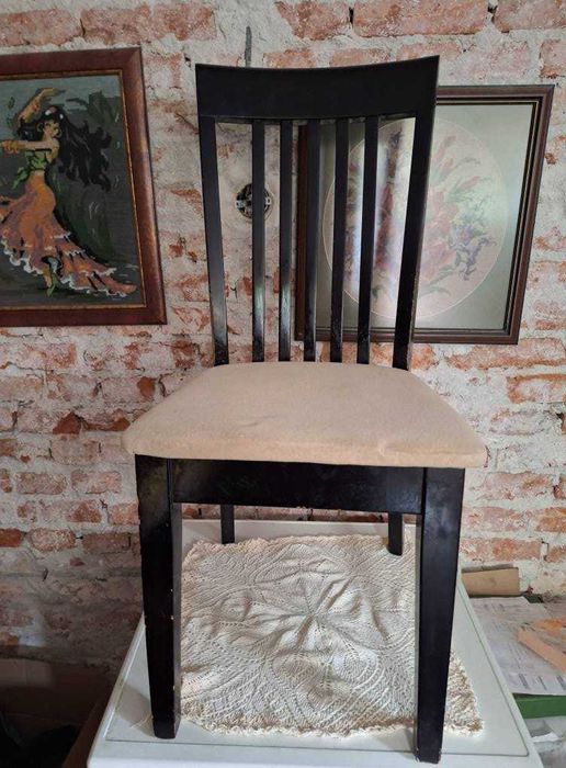 Продавам маса и 6 стола