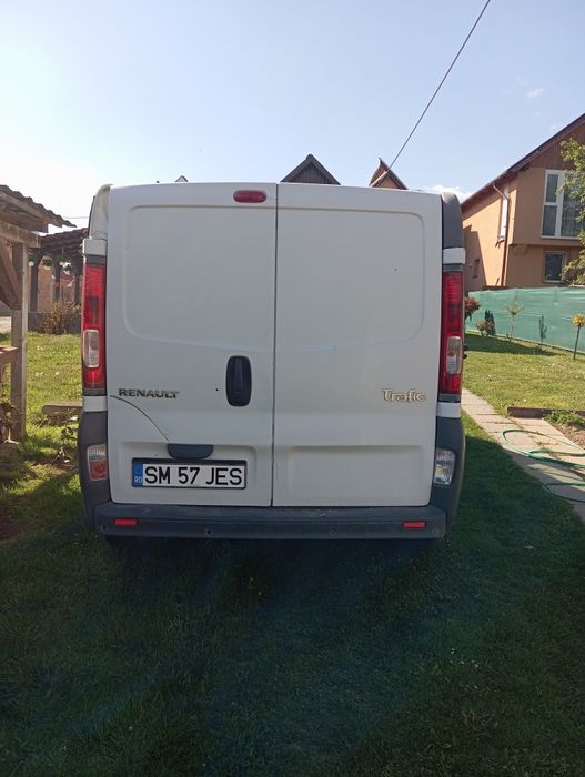 Mașina Renault trafic
