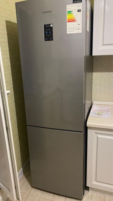 Холодильник SAMSUNG