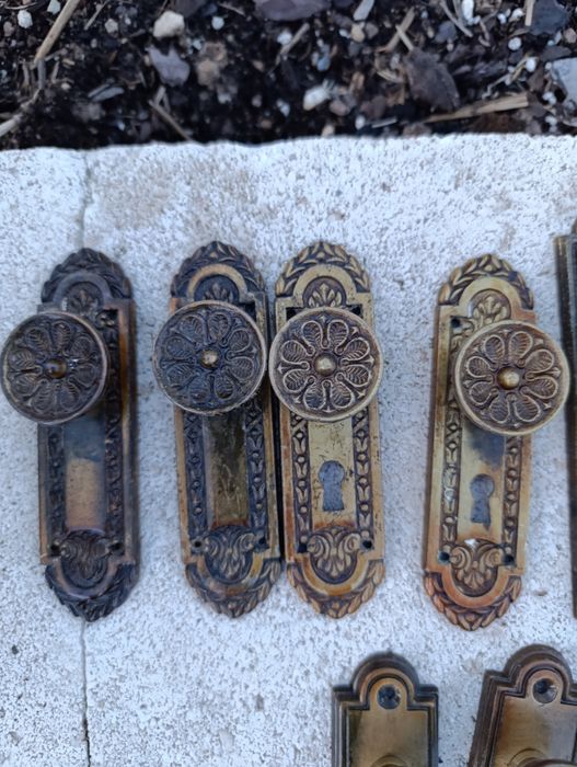 Старинни брави и дръжки