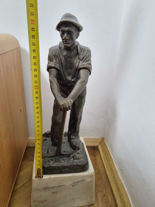 Statuie Miner din Bronz