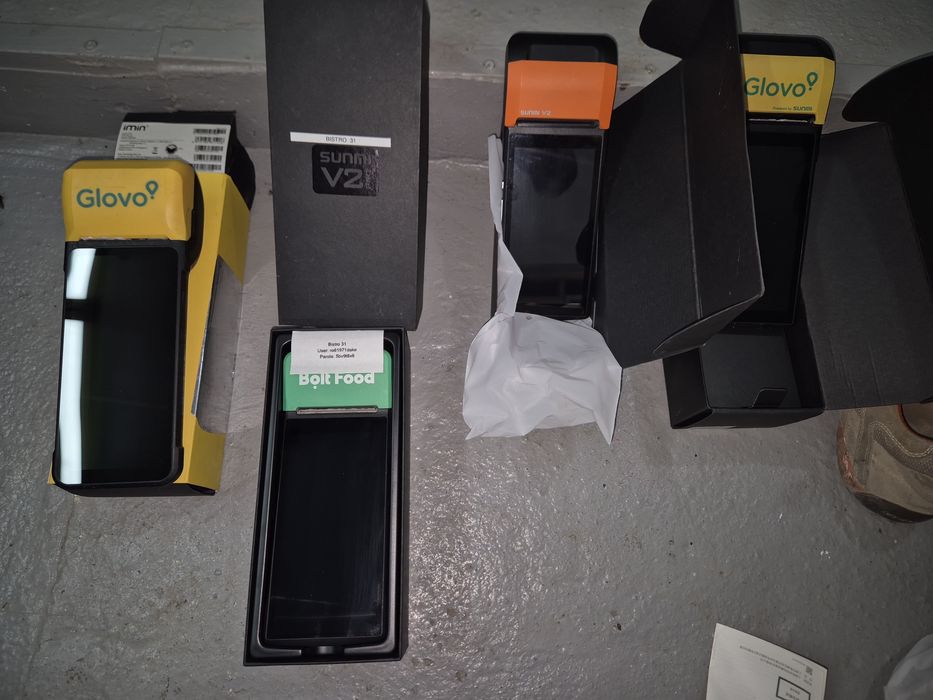 Lot de 4 pos-uri.