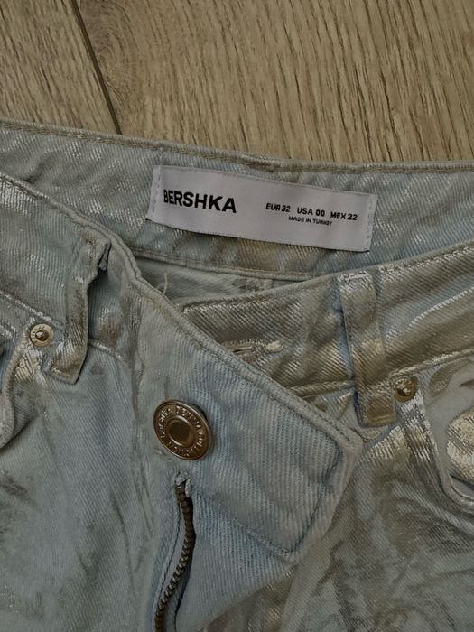 Блестящи дънки BERSHKA