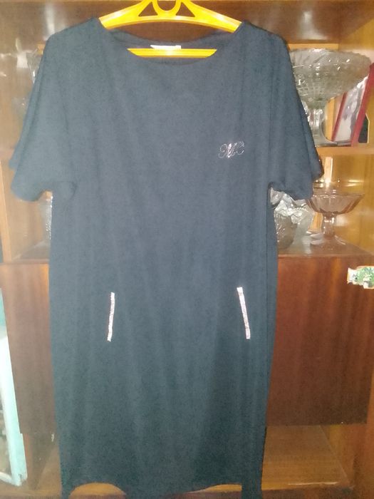 Продам платья красивые