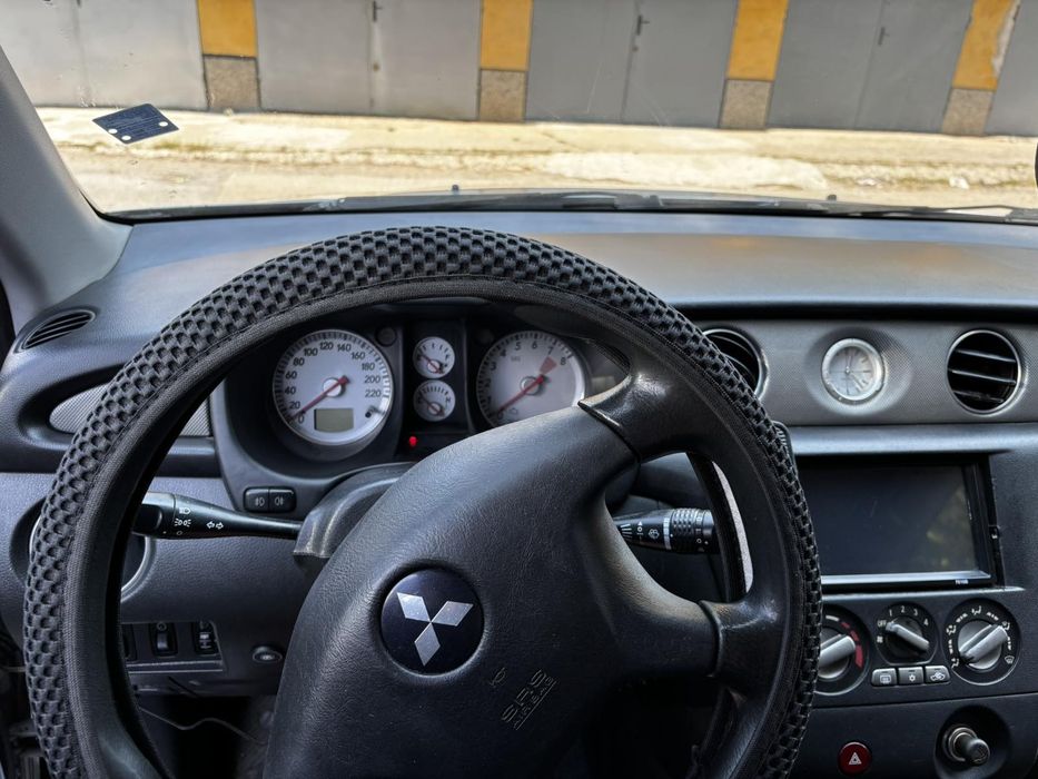 Мицубиши олтлендар