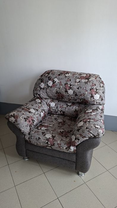 Продам раскладной диван и кресло