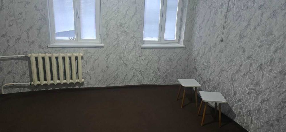 Sergeli karzinkani orqasida.ruvd kuchada 1 xonali uy arendaga beriladi