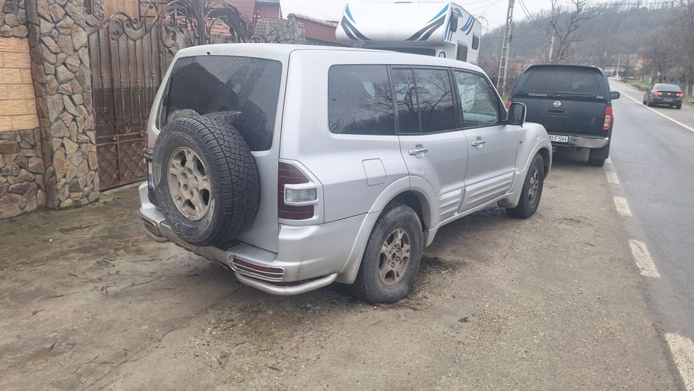 Vand Mitsubishi Pajero 3.2 Autoutilitara