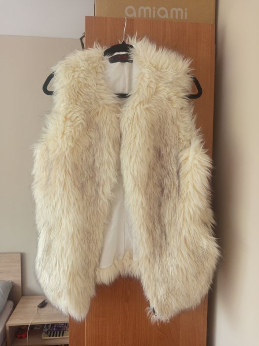 Дамско пухено елече и грейка