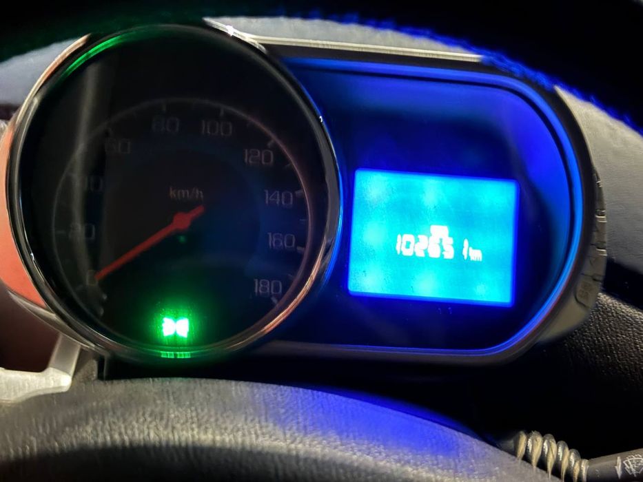 Spark aftamat 2020 yil 30/40 фойиз краскаси бор 103.000 km yurgan