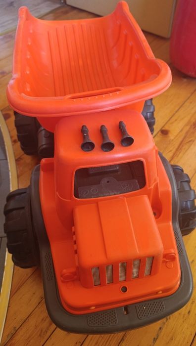 Самосвал за деца