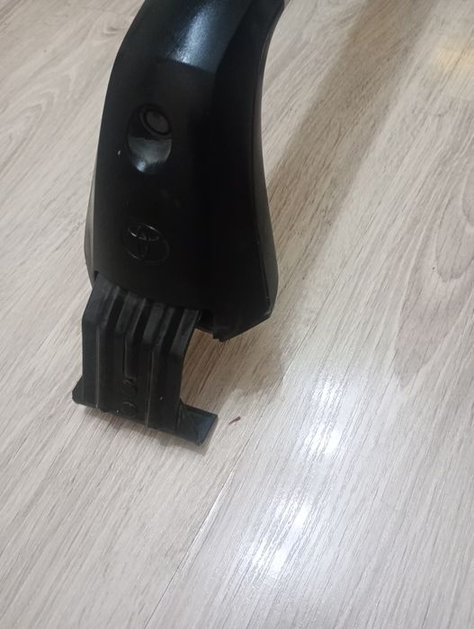 Напречни Греди за багажник тойота