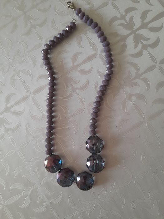 Бусы 10000 тенге