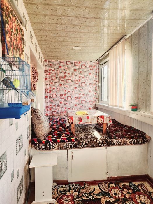 Ttz avtostansiyaga yaqin joyda xona arendaga beriladi.Er xotinga