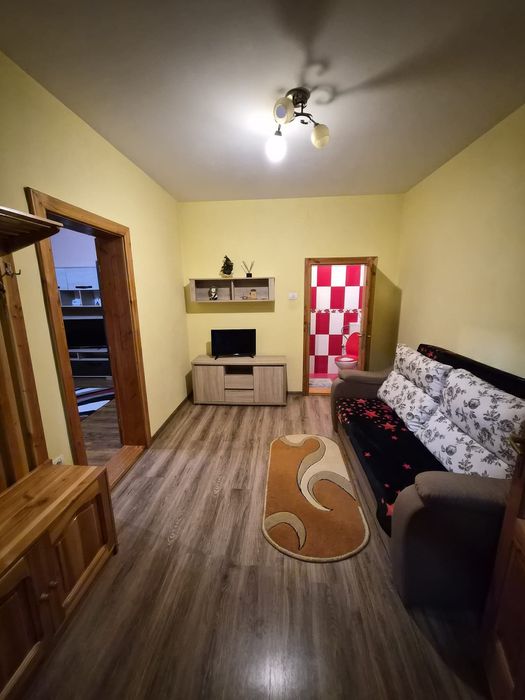 Apartament cu 2 camere in zona centrală
