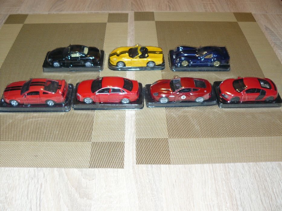 Machete De Colectie Auto Modele Sport De La "AMERCOM" Scara 1:43,Noi