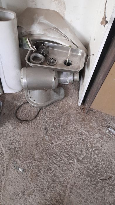 Продам мясорубку промышленный